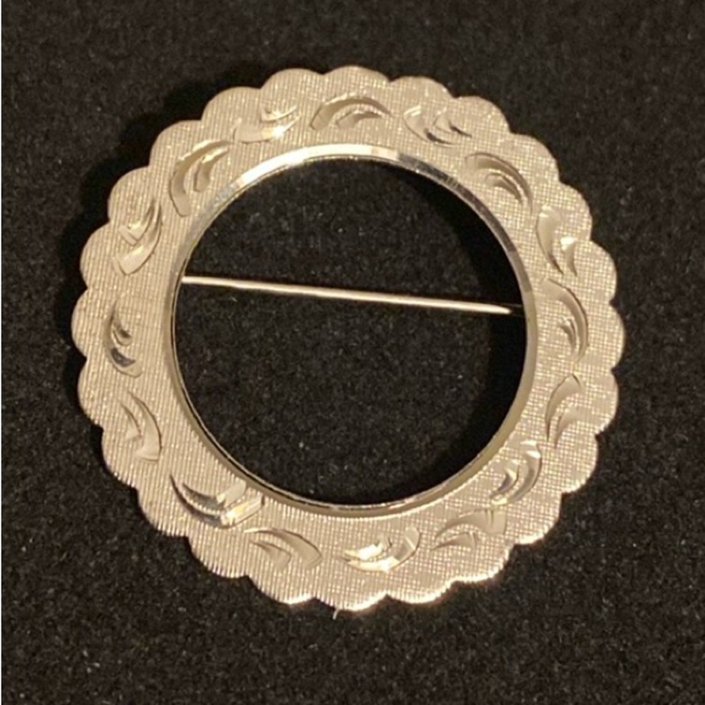 Vintage Lamode Sterling Circle Pin